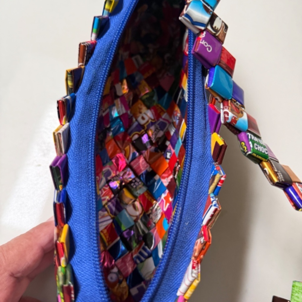Clutch candy wrapper leather purse - Picture 4 of 5